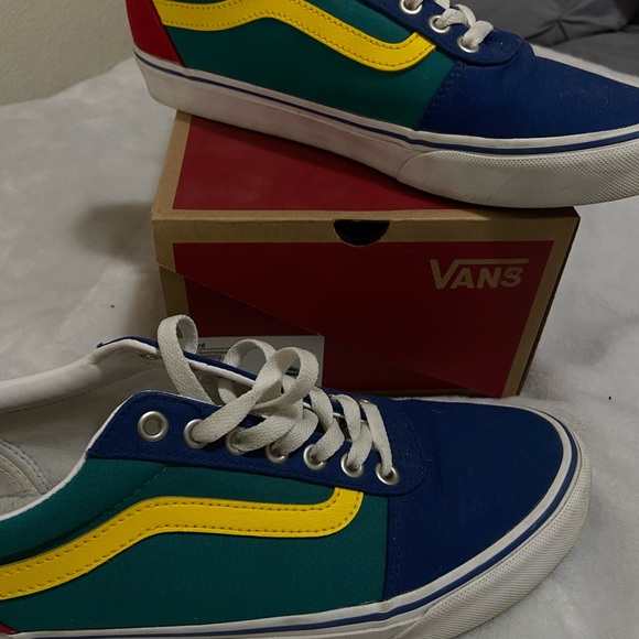 Vans - Picture 3 of 3